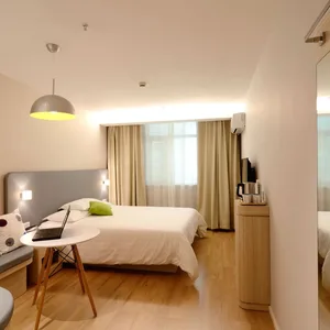 Rèm vải trong phòng ngủ căn hộ