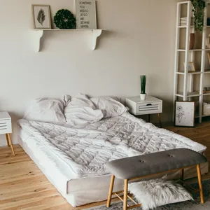 Rèm voan mỏng bên cửa sổ lớn